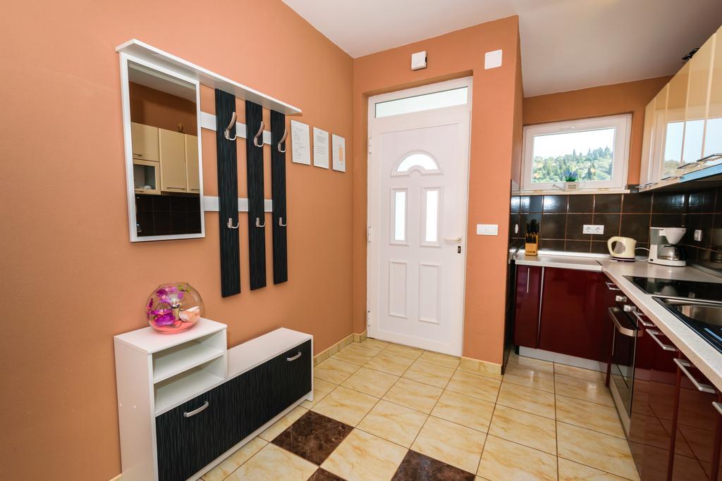 Apartments Galeb Blace Exterior photo