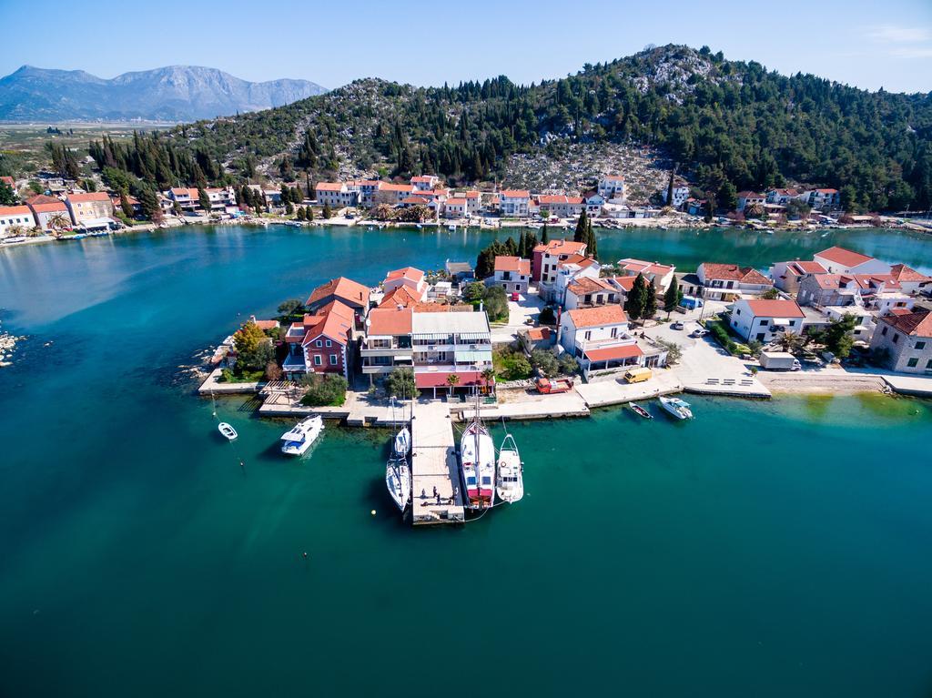 Apartments Galeb Blace Exterior photo